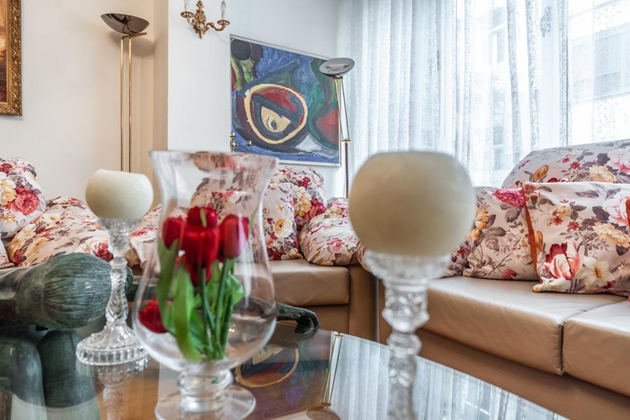 Vintage And Warm 2Br Apartament In Tirana Exterior foto