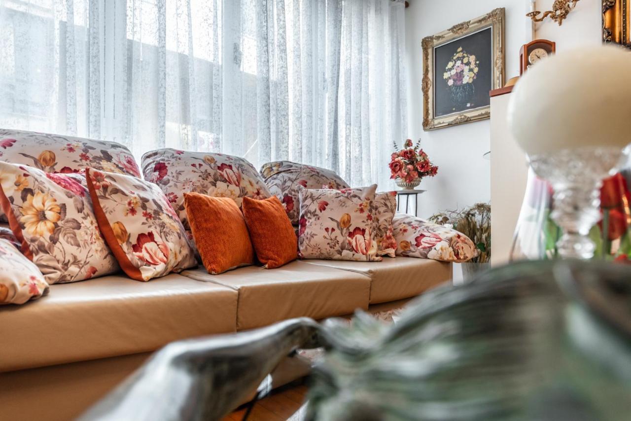 Vintage And Warm 2Br Apartament In Tirana Exterior foto